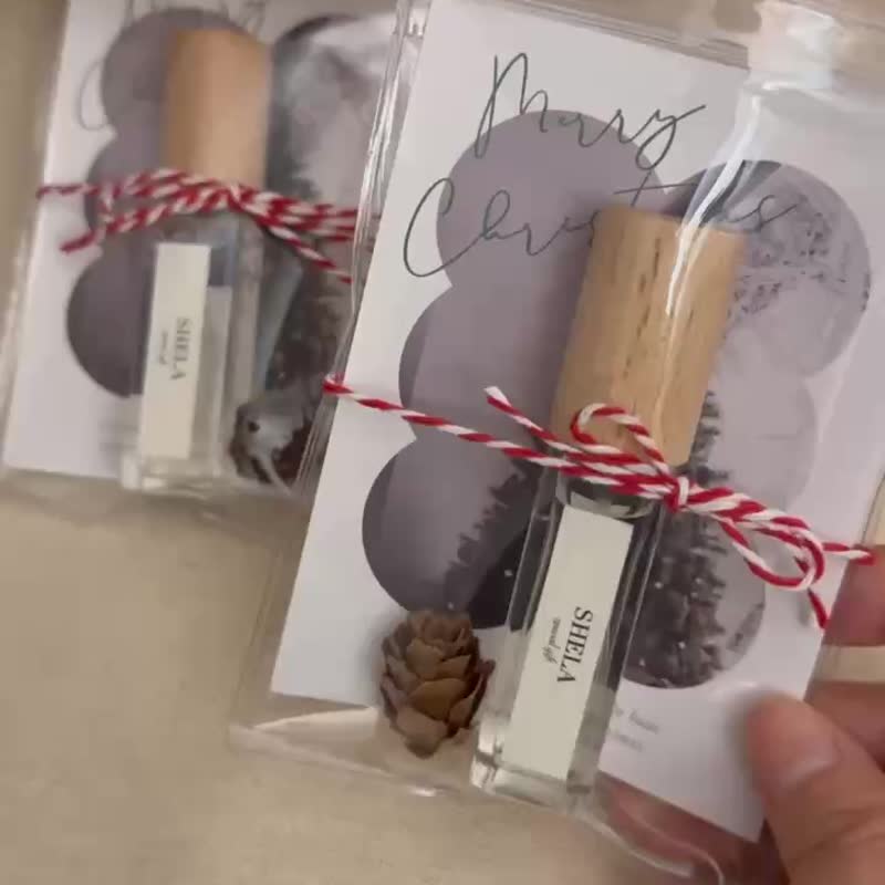 SHELA -聖誕限定-迷你織物香氛噴霧瓶- Christmas Gift - 香氛/精油/擴香 - 精油 卡其色