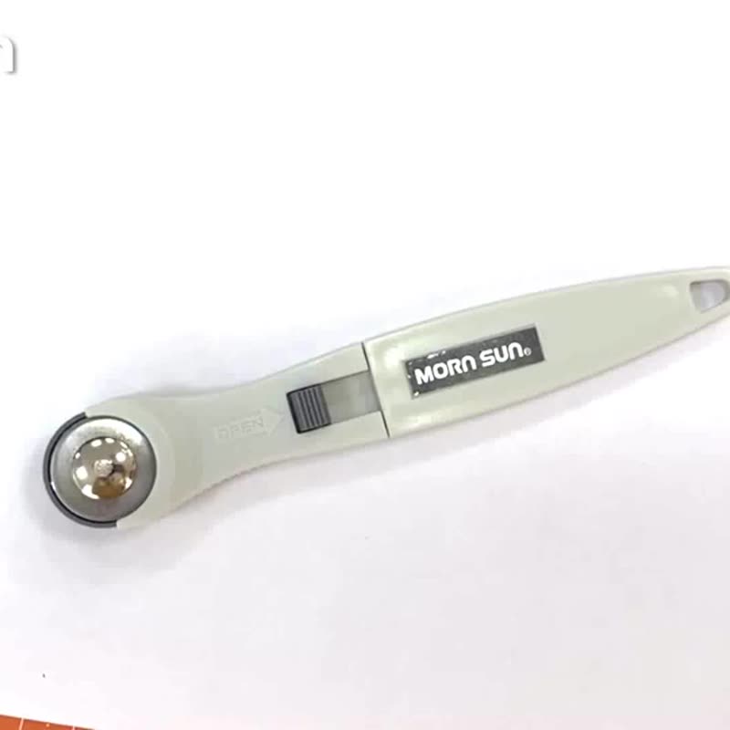 20mm Business Type Automatic Round Knife Office Stationery/Utility Knife - กรรไกร - พลาสติก สีเงิน