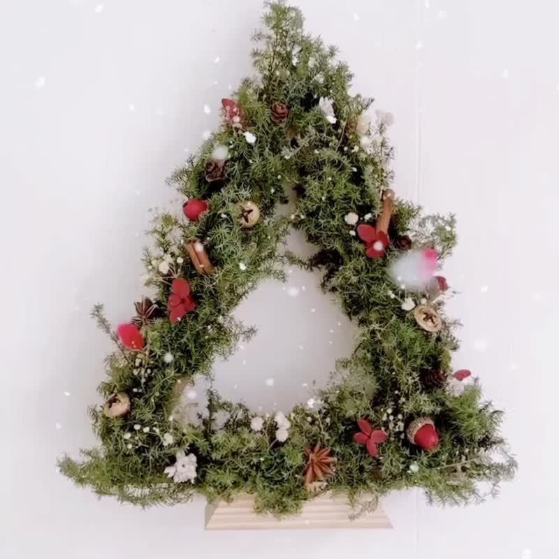 Christmas tree wreath - Plants & Floral Arrangement - Plants & Flowers 