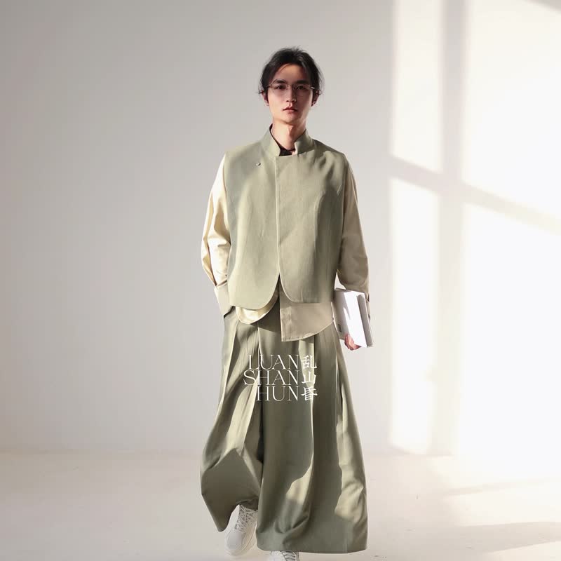 亂山昏 新中式輕國風立領亮澤綠馬甲隱藏式按扣設計日常休閒春夏 - 男夾克/外套 - 聚酯纖維 綠色