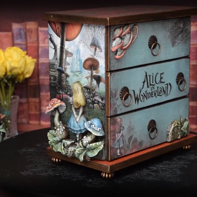 Alice in Wonderland Jewelry Box Gift for kid – Helen Romanenko