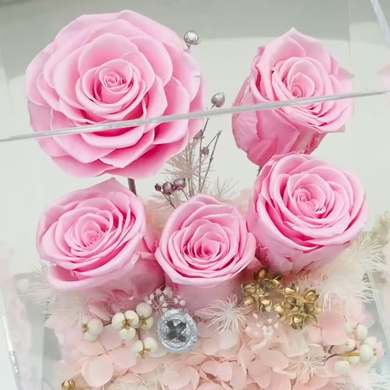 Valentine's Day Preserved Flower Arrangement - 2 colors available, free engraving service provided - Items for Display - Plants & Flowers Pink