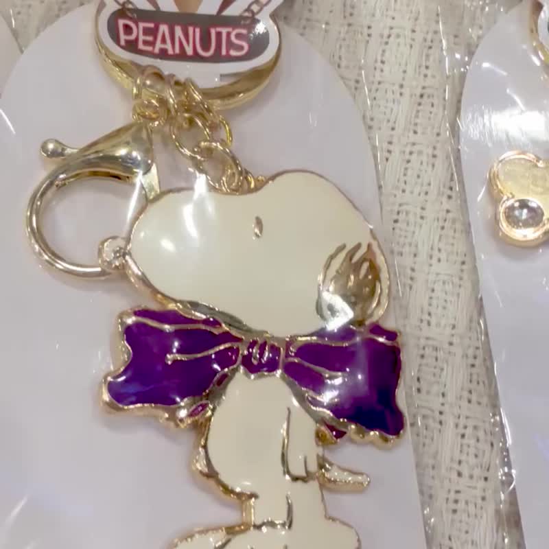 紫色Snoopy史奴比鑰匙圈吊飾-金工琺瑯史努比 - 鑰匙圈/鑰匙包 - 琺瑯 紫色