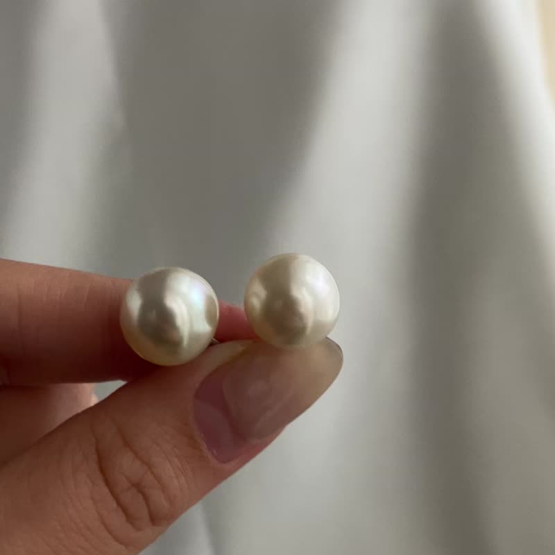【性價比精品】澳白珍珠 11-12mm近圓饅頭珠 香檳色 珍珠耳釘耳夾 - 耳環/耳夾/耳骨夾 - 珍珠 白色