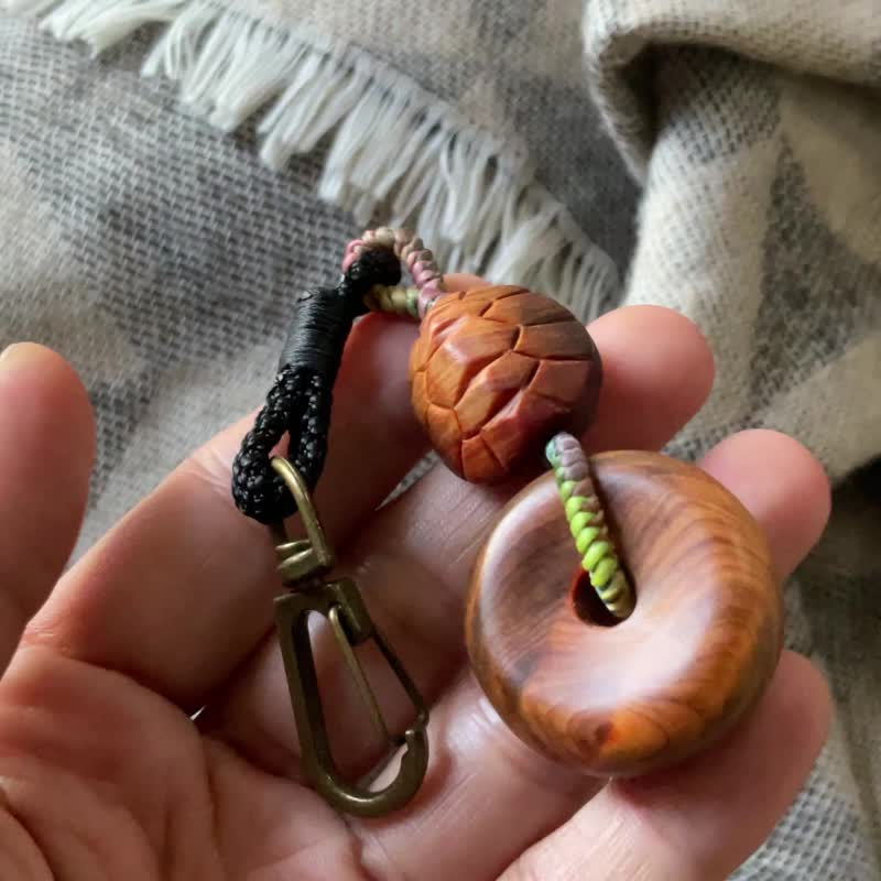 【平安龜來】檜木吊飾 鑰匙圈 背包掛飾 - 鑰匙圈/鑰匙包 - 木頭 多色