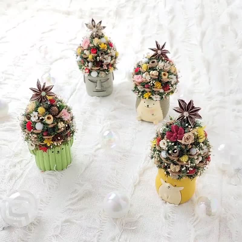 Animal-shaped mini immortal pinecone Christmas tree ornaments-cat/tiger/hedgehog/moai/cactus/Dharma - ช่อดอกไม้แห้ง - พืช/ดอกไม้ ขาว