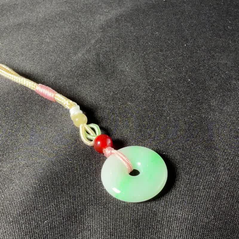 平安包掛 | 白底飄綠平安扣 - 吊飾/掛飾 - 玉石 