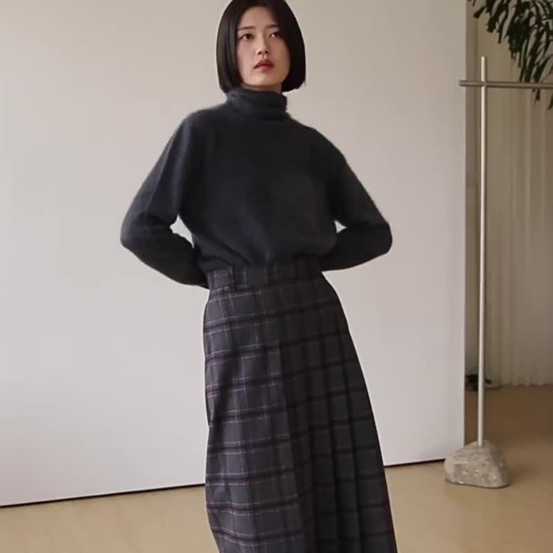黑色 3色 溫柔自帶柔光 半高領堆領康賽妮拉毛全羊絨毛衣 - 女毛衣/針織衫 - 羊毛 黑色