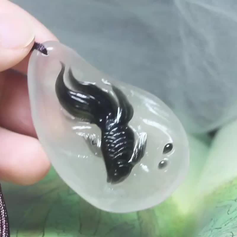【年年有餘】年年有魚玉墜/瑪瑙掛件/俏色巧雕魚吊墜/手工玉 - 項鍊 - 玉石 白色