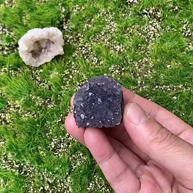 可愛紫晶鎮x可愛白晶洞能量套組 消磁 淨化 招財 辦公室風水 療癒 - 擺飾/家飾品 - 水晶 多色