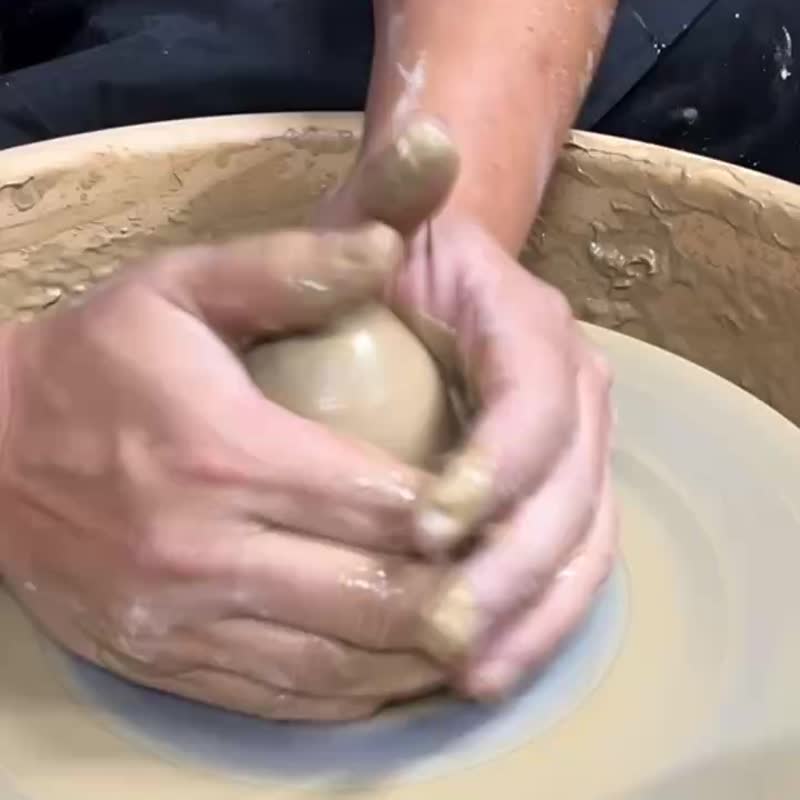 墨金器・齒輪腳系列  手作盆器.手拉胚植器.唯一作品 - 盆栽/植栽 - 陶 黑色